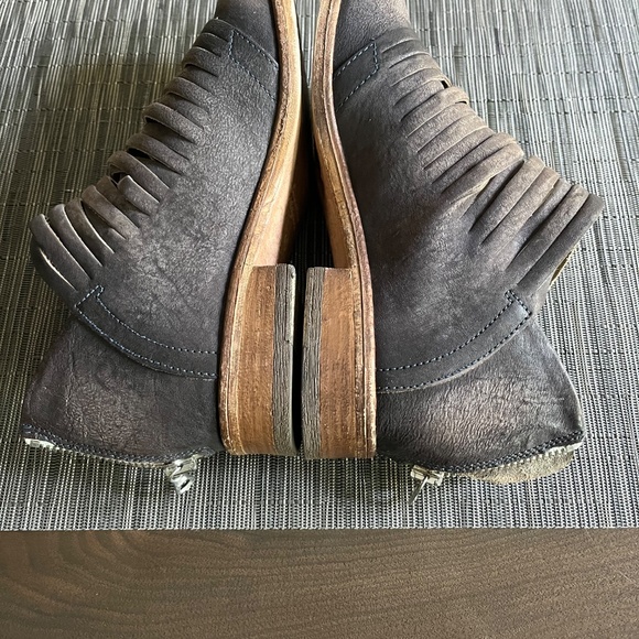 Free People Women’s Booties - Picture 3 of 3